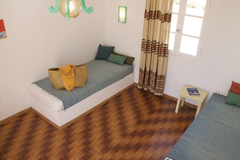 Arokaria Seaside Hotel อัมเบลาส ภายนอก รูปภาพ