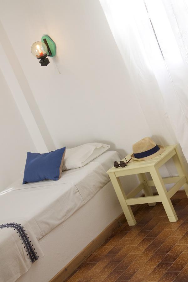 Arokaria Seaside Hotel อัมเบลาส ภายนอก รูปภาพ